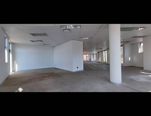 359.70M² OFFICE TO LET IN ZWARTKOP